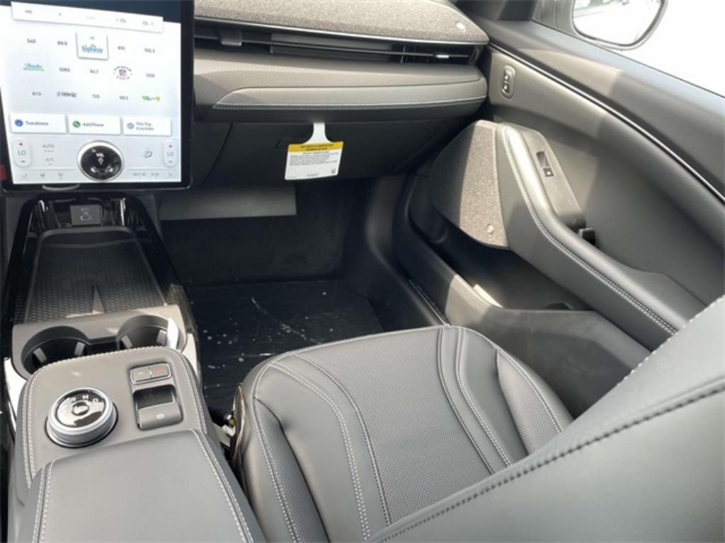 2023 Ford Mustang - $46,999