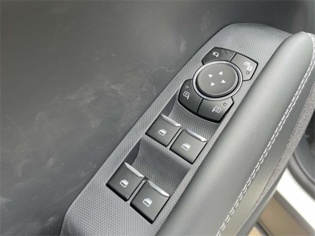 2023 Ford Mustang - $46,999
