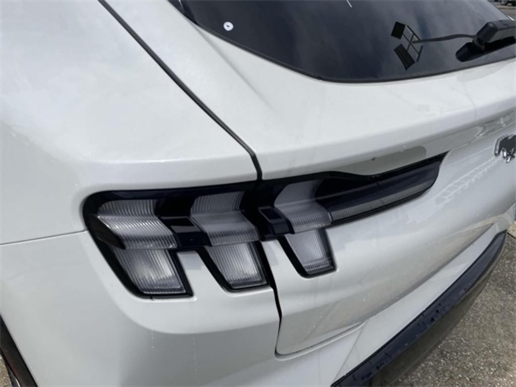 2023 Ford Mustang - $46,999
