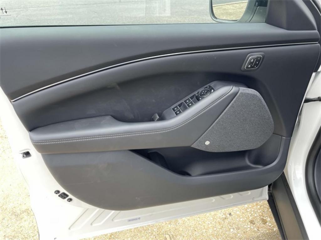 2023 Ford Mustang - $46,999
