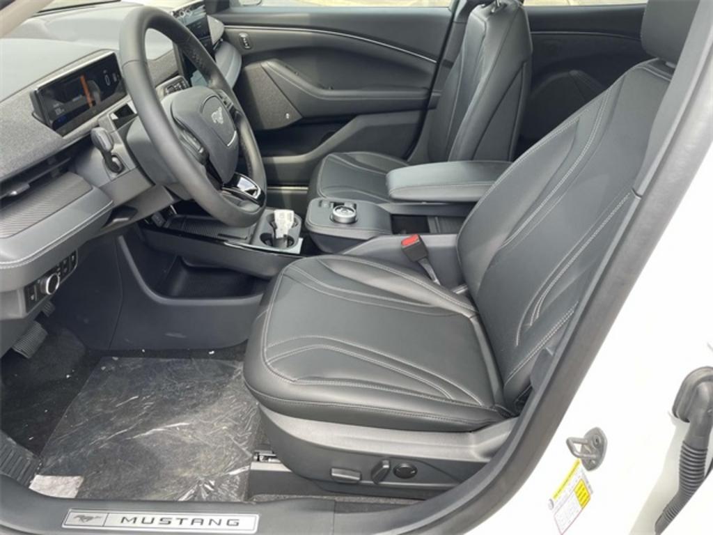 2023 Ford Mustang - $46,999