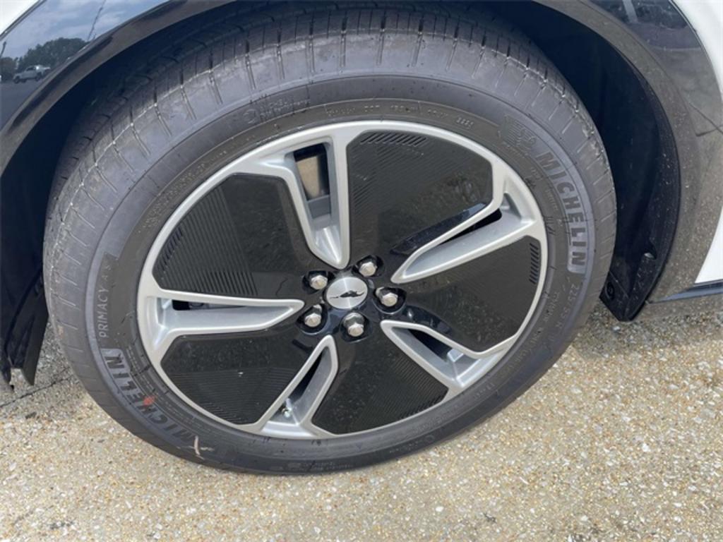 2023 Ford Mustang - $46,999