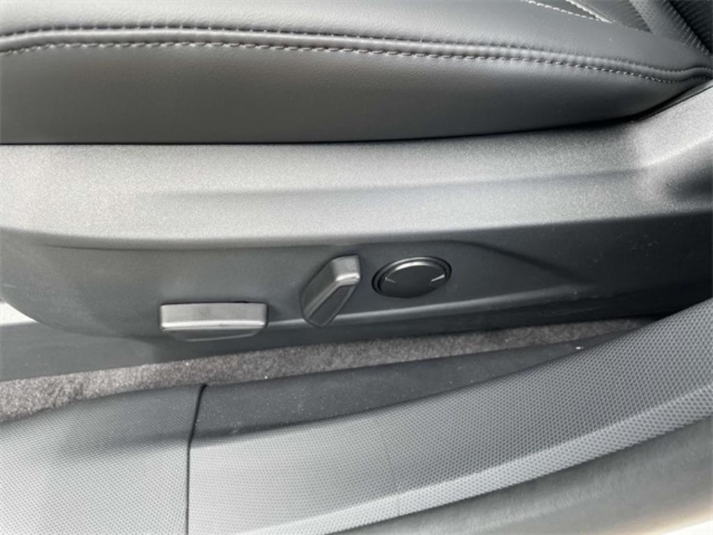 2023 Ford Mustang - $46,999