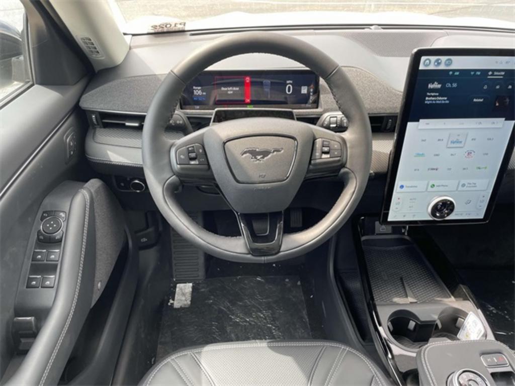 2023 Ford Mustang - $46,999