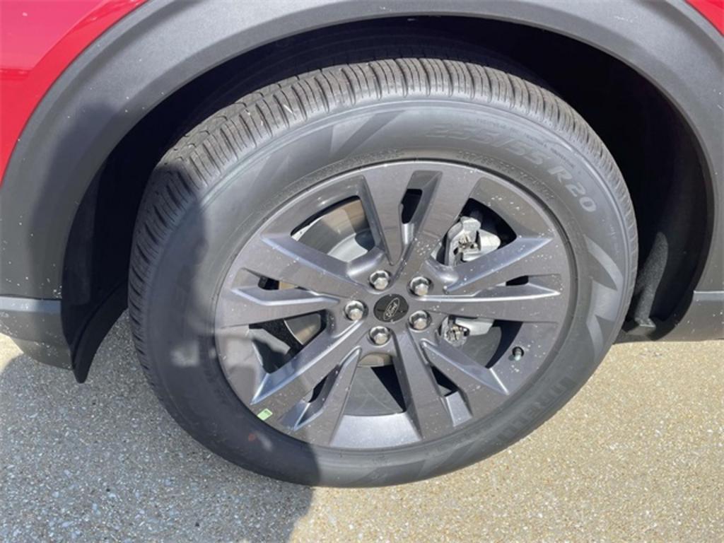 2023 Ford Explorer XLT photo