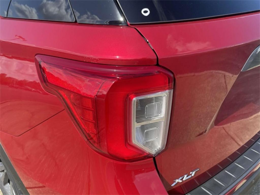 2023 Ford Explorer XLT photo