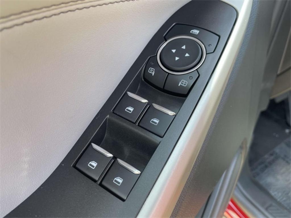 2023 Ford Explorer XLT photo