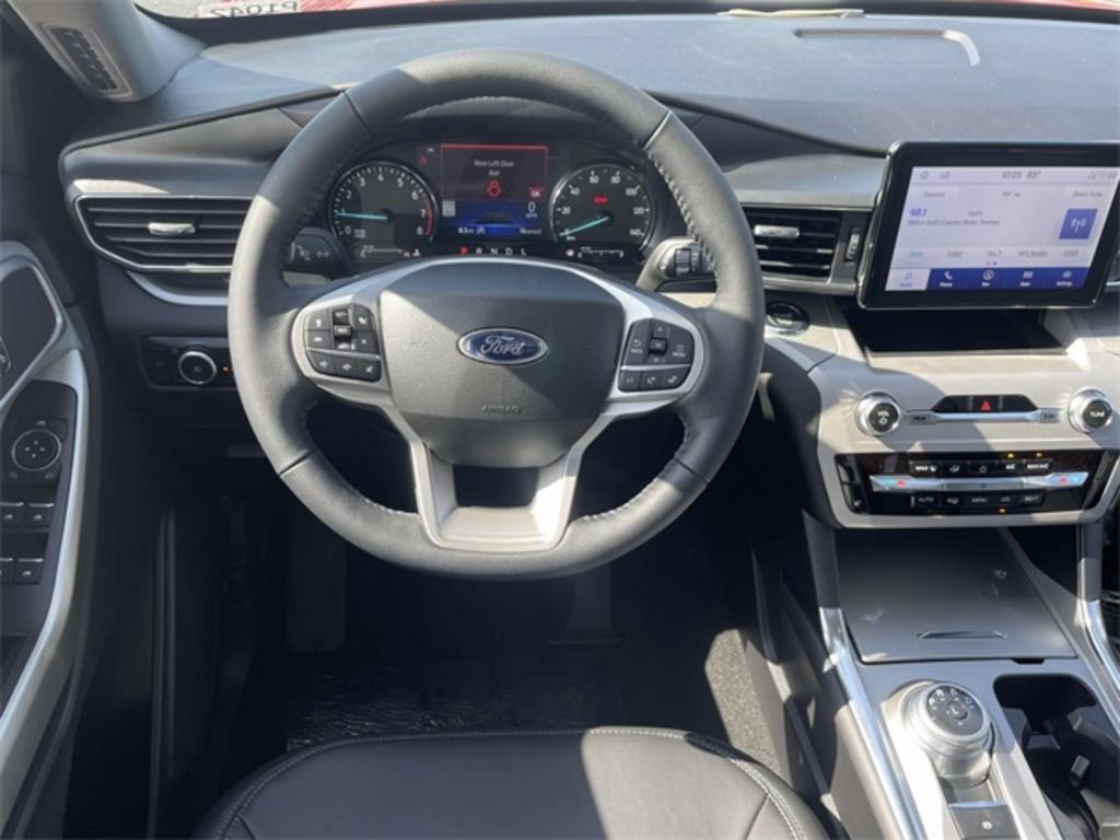 2023 Ford Explorer XLT photo