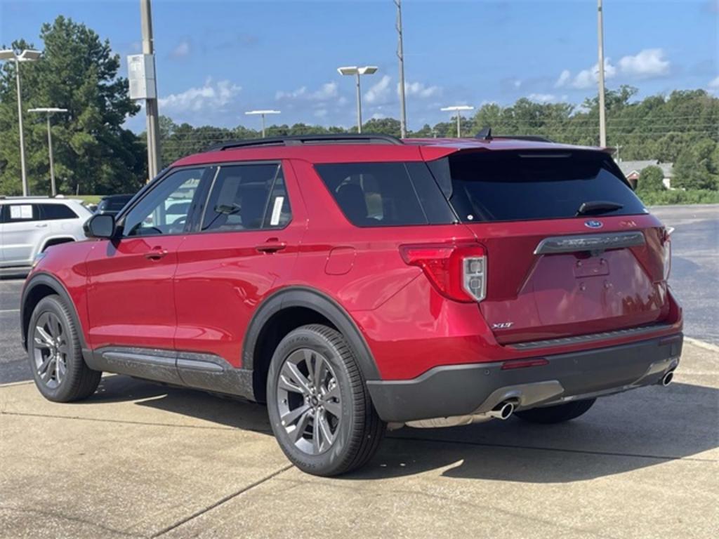 2023 Ford Explorer XLT photo
