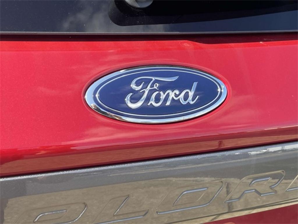 2023 Ford Explorer XLT photo