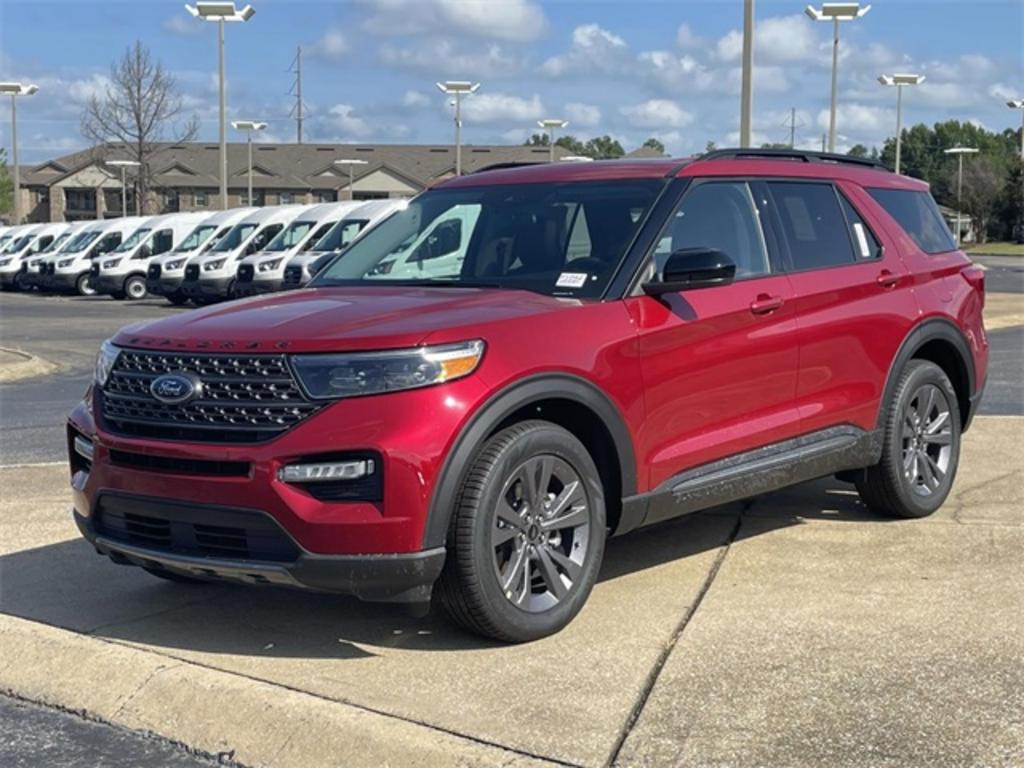 2023 Ford Explorer XLT photo