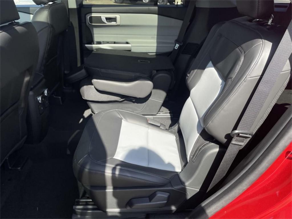 2023 Ford Explorer XLT photo