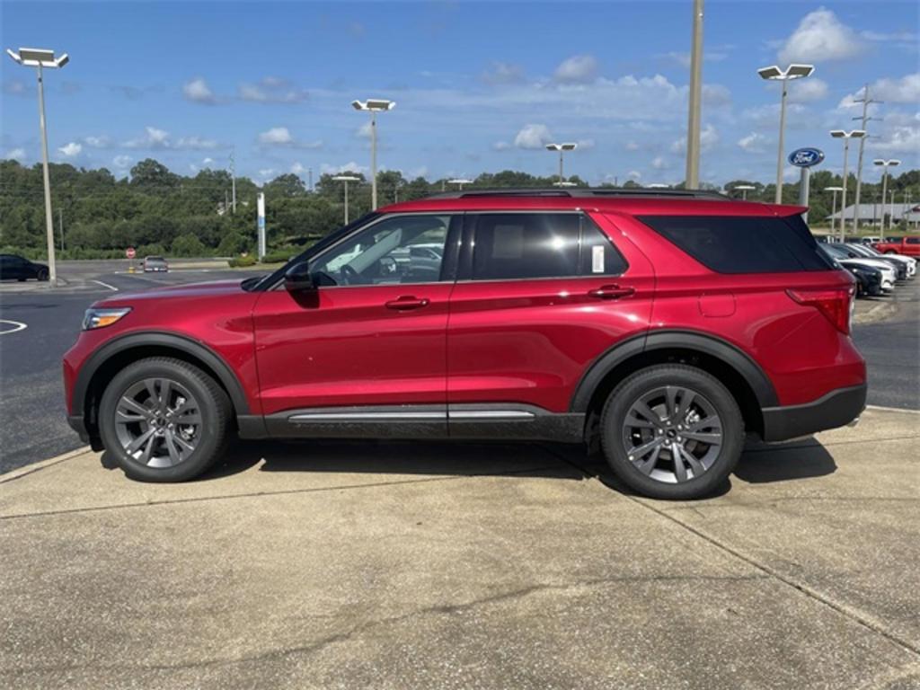 2023 Ford Explorer XLT photo