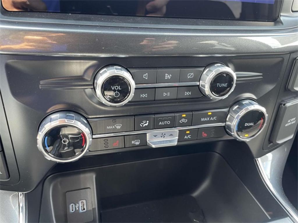 2023 Ford F-150 XLT photo