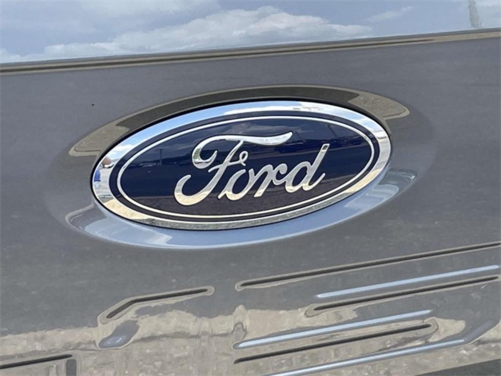 2023 Ford F-150 XLT photo