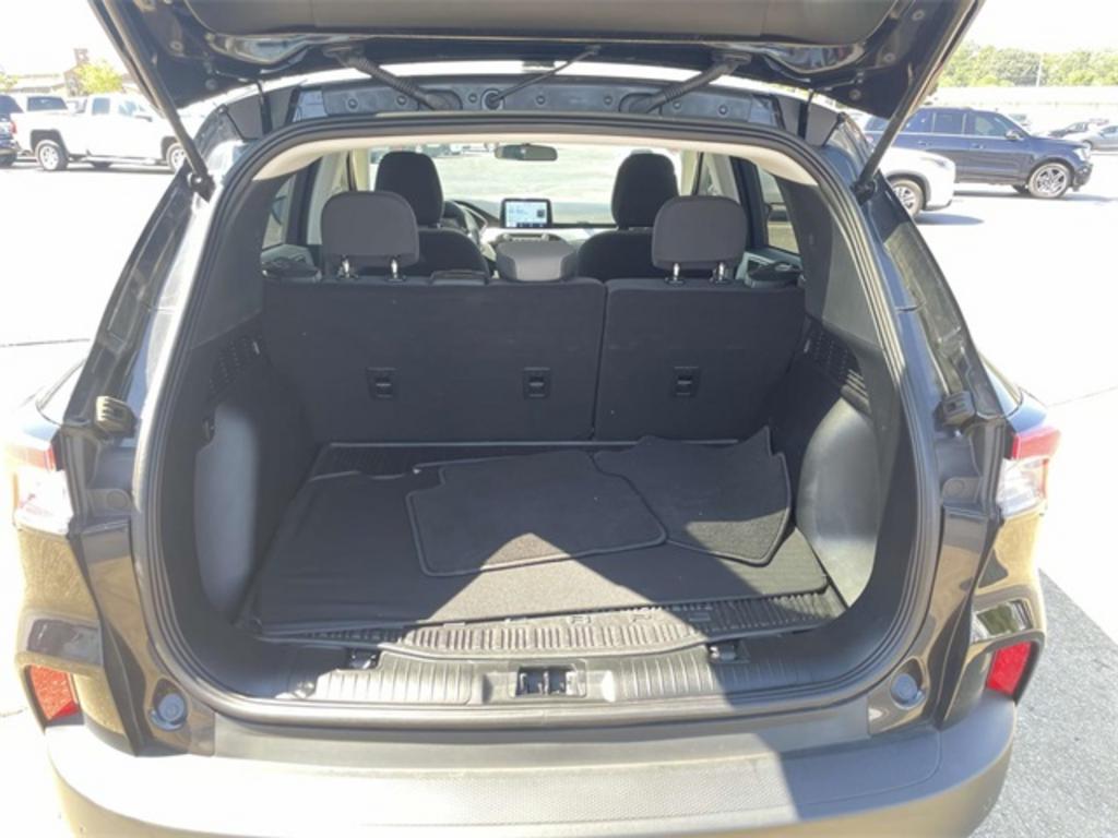 2022 Ford Escape - $23,500
