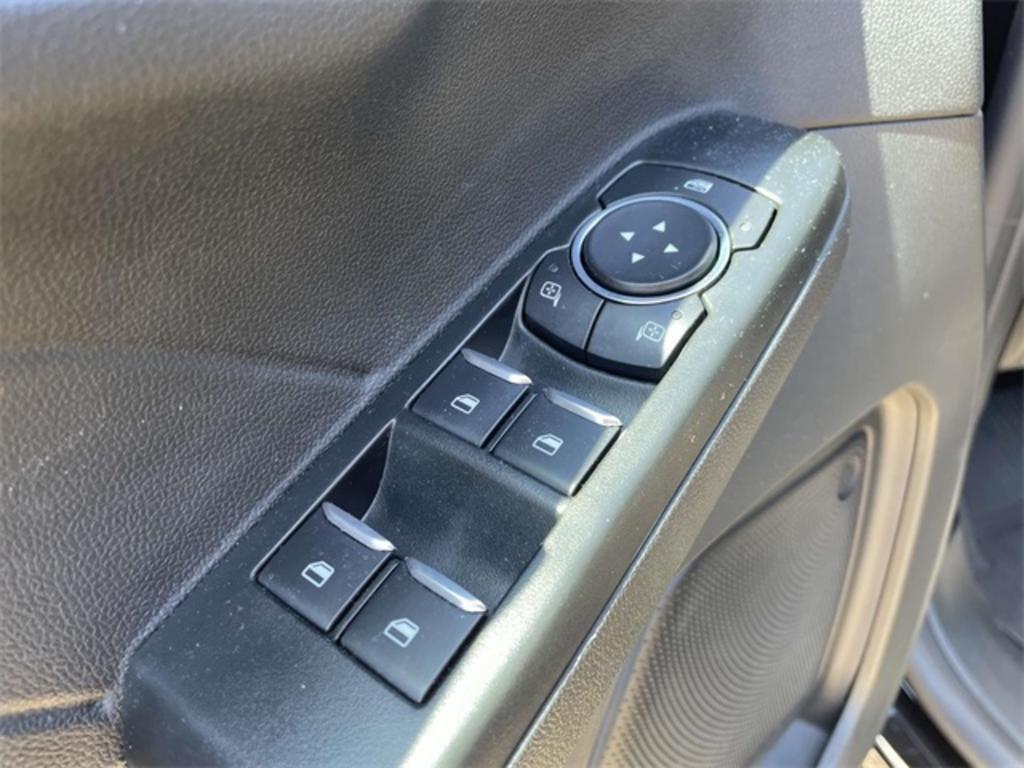 2022 Ford Escape - $23,500