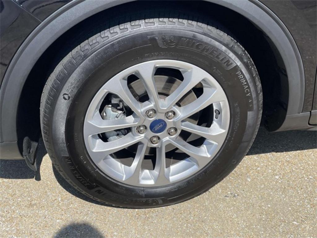 2022 Ford Escape - $23,500