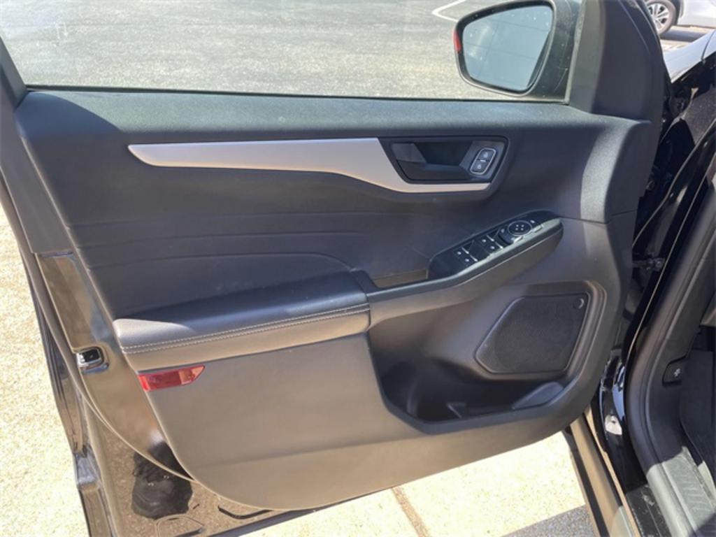 2022 Ford Escape - $23,500