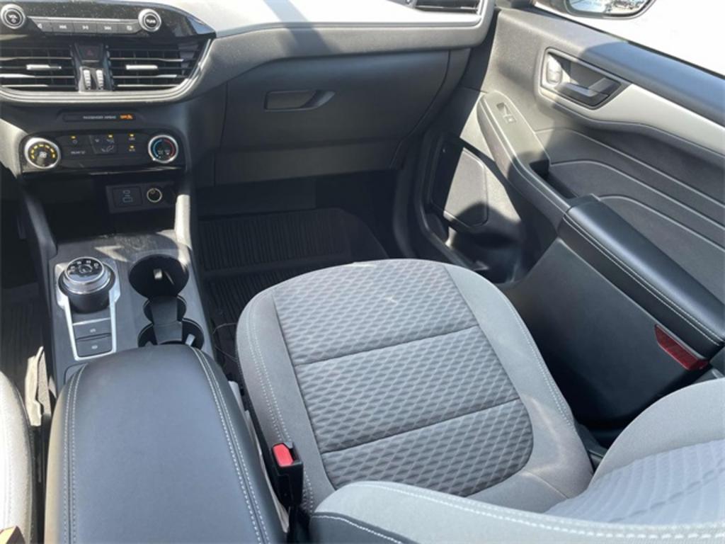 2022 Ford Escape - $23,500