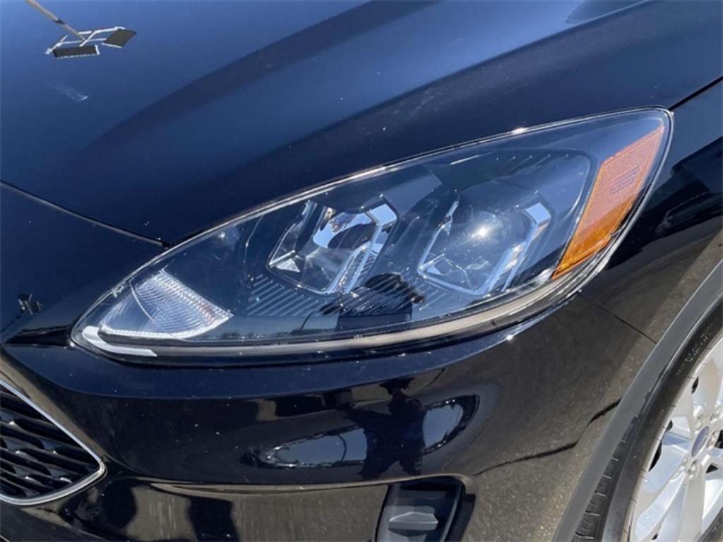 2022 Ford Escape - $23,500