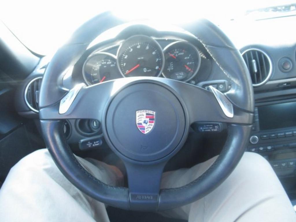 2011 Porsche Cayman photo