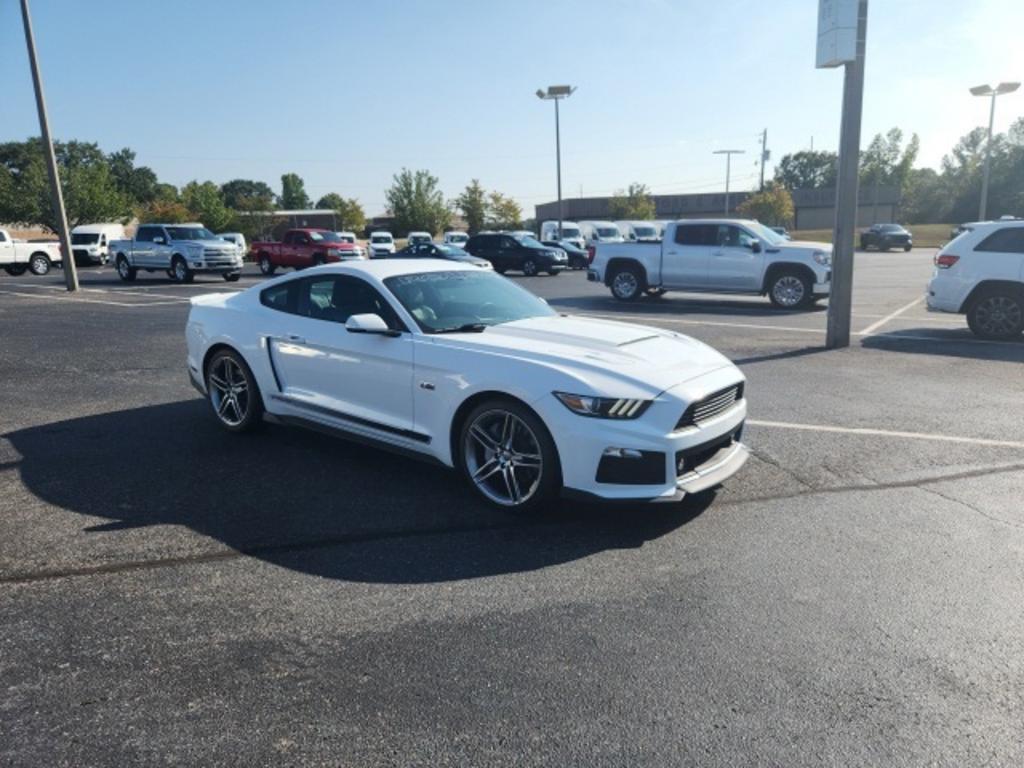 2015 Ford Mustang GT Premium photo