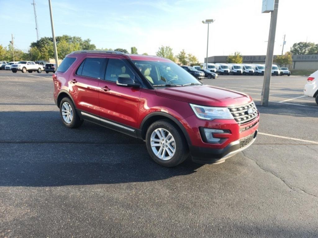 2017 Ford Explorer XLT photo