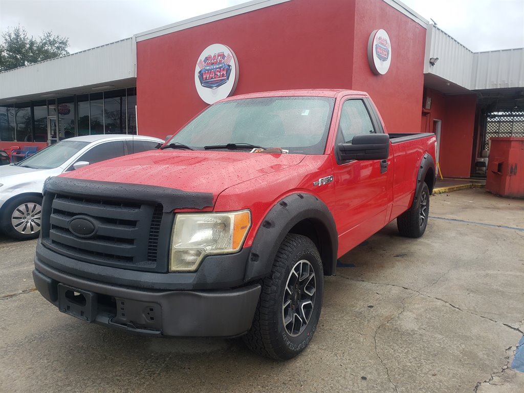 The 2009 Ford F-150 XL photos