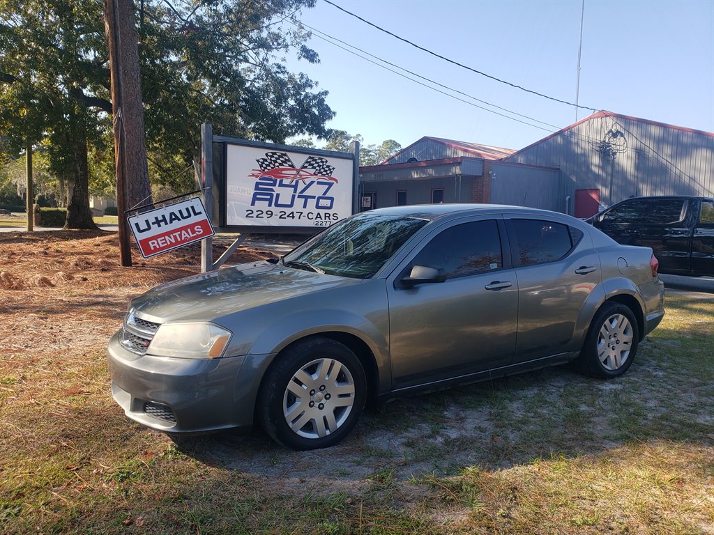 2013 Dodge Avenger SE photo