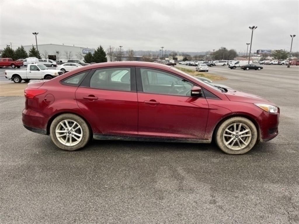 2016 Ford Focus SE photo