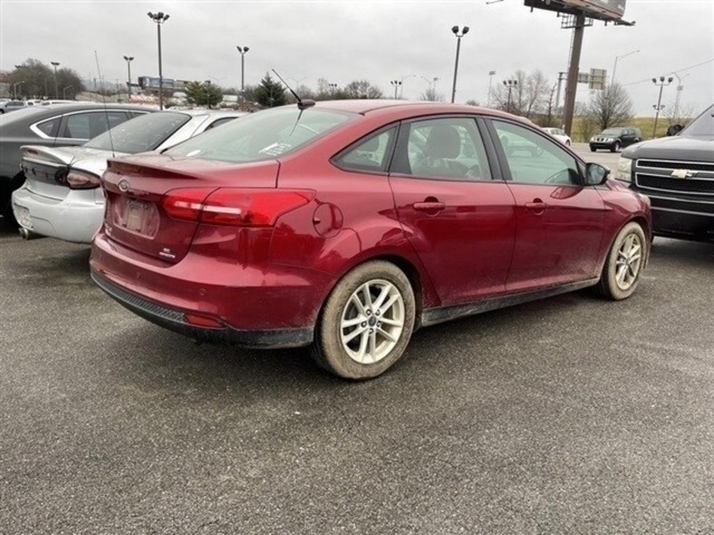 2016 Ford Focus SE photo