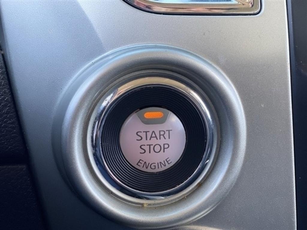 2019 Nissan Titan SV photo