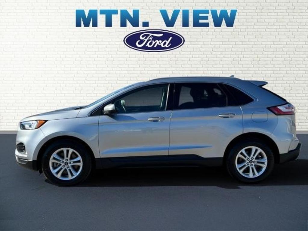2020 Ford Edge SEL photo