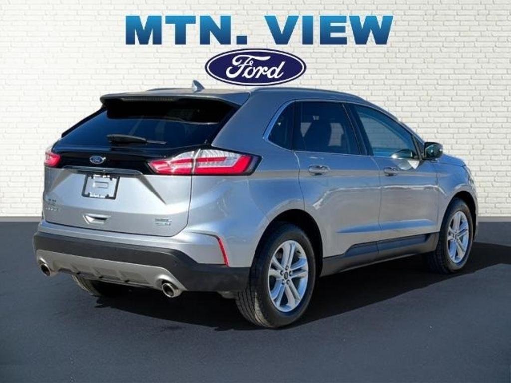 2020 Ford Edge SEL photo