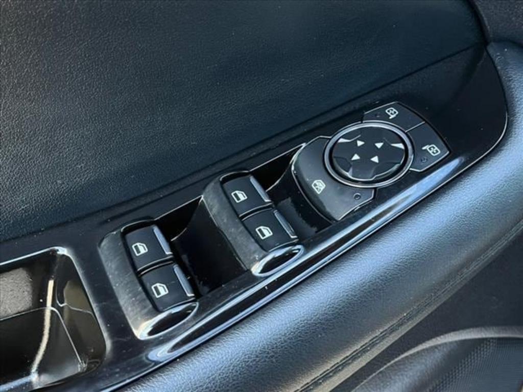 2020 Ford Edge SEL photo