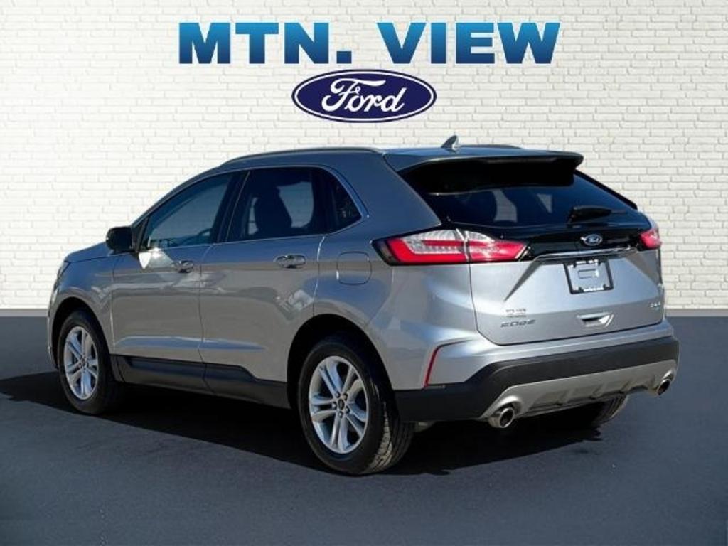 2020 Ford Edge SEL photo