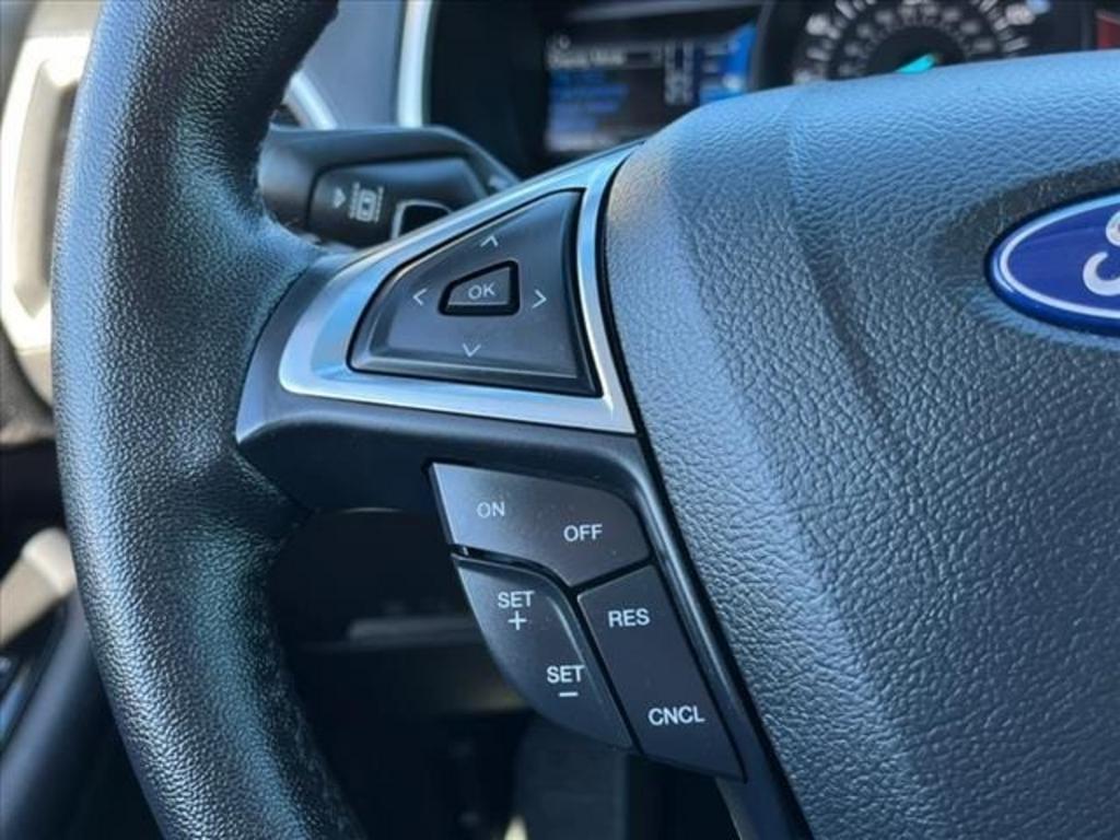 2020 Ford Edge SEL photo