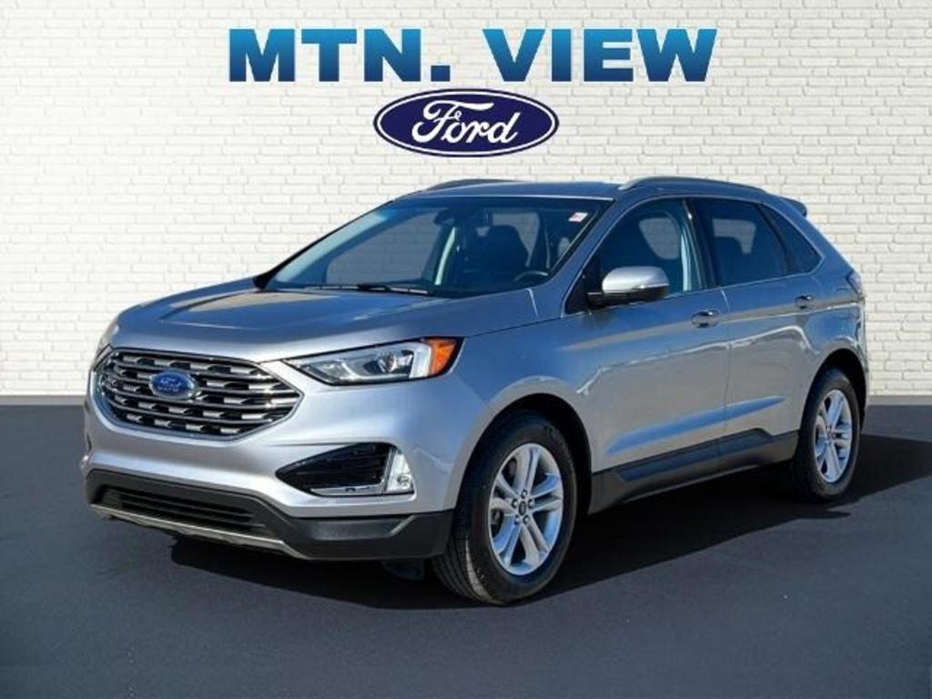 2020 Ford Edge SEL photo