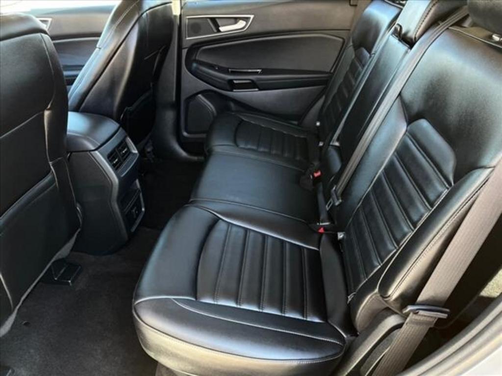 2020 Ford Edge SEL photo