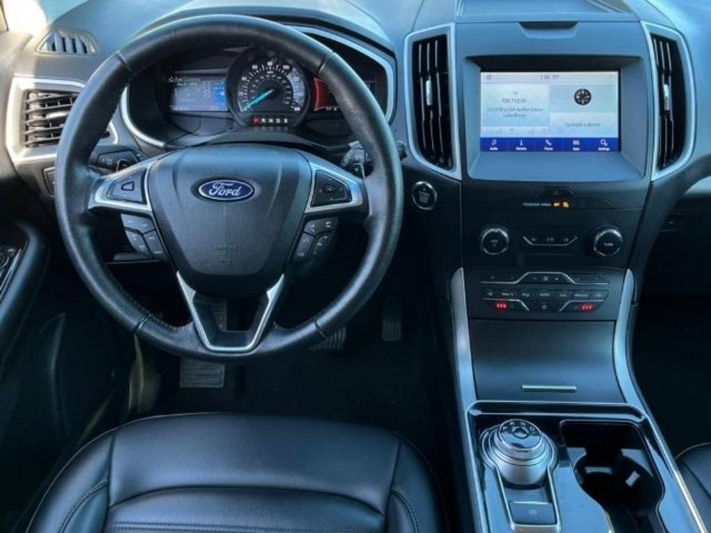 2020 Ford Edge SEL photo