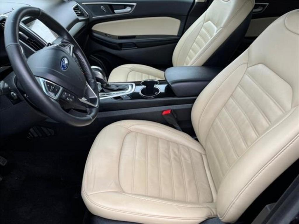 2017 Ford Edge SEL photo