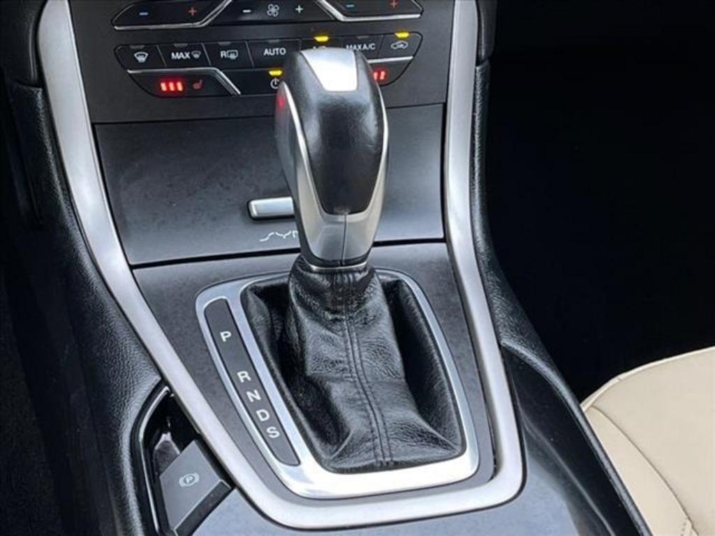 2017 Ford Edge SEL photo