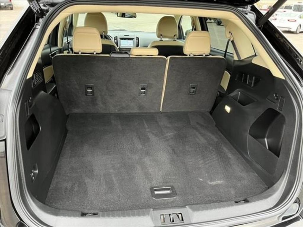 2017 Ford Edge SEL photo