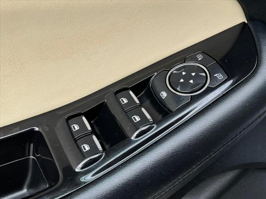 2017 Ford Edge SEL photo