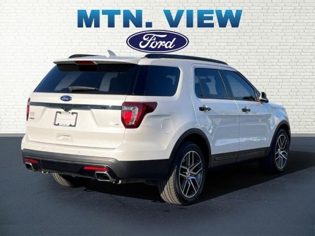 2017 Ford Explorer Sport photo