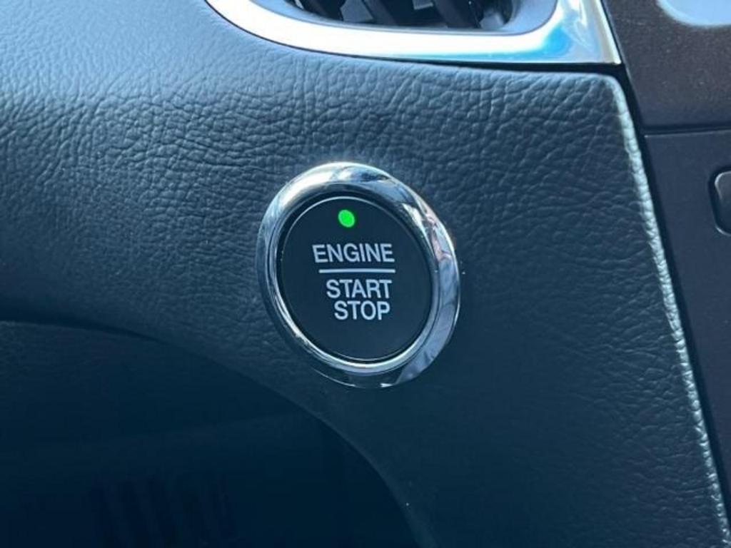 2019 Ford Edge Titanium photo