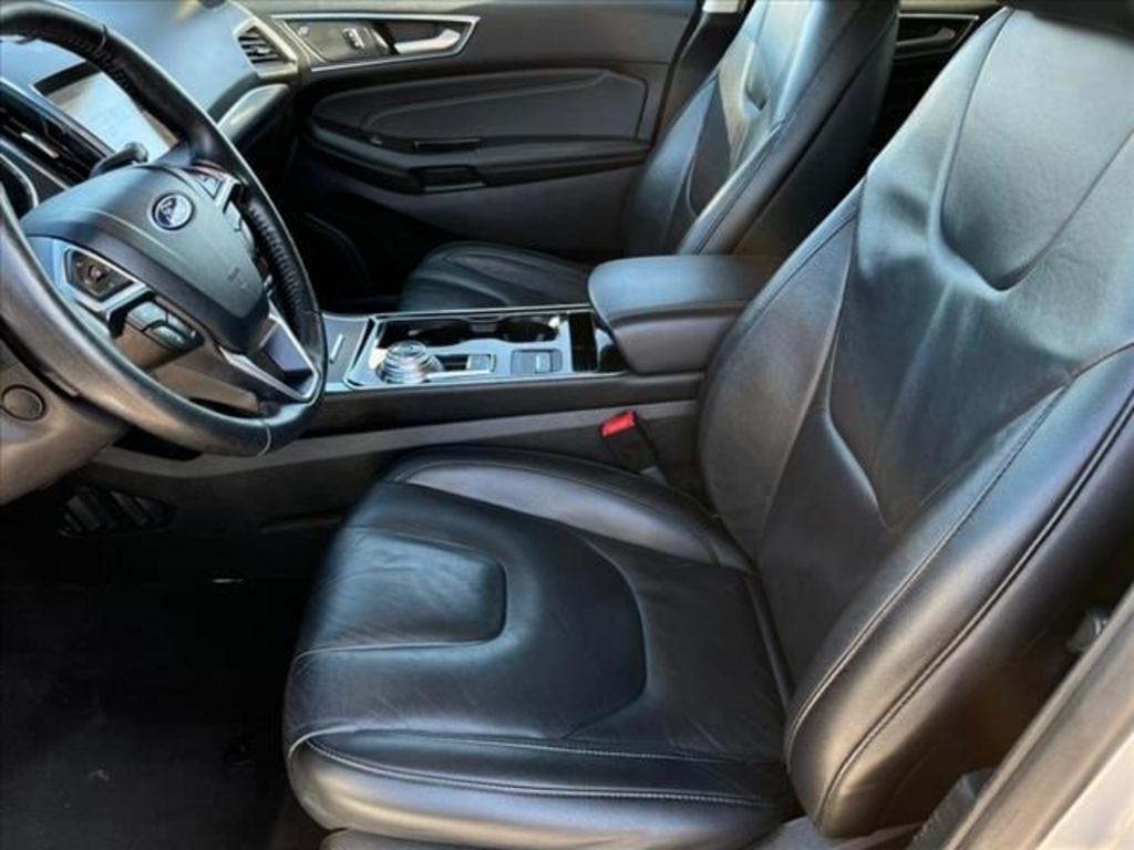 2019 Ford Edge Titanium photo