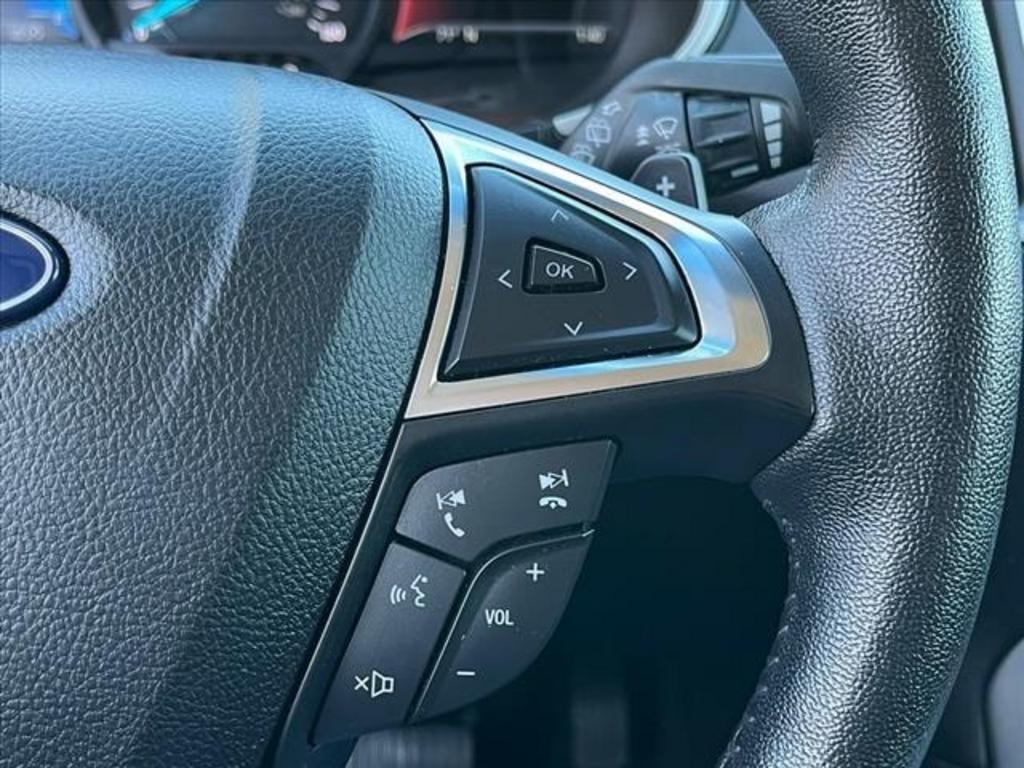 2020 Ford Edge SEL photo