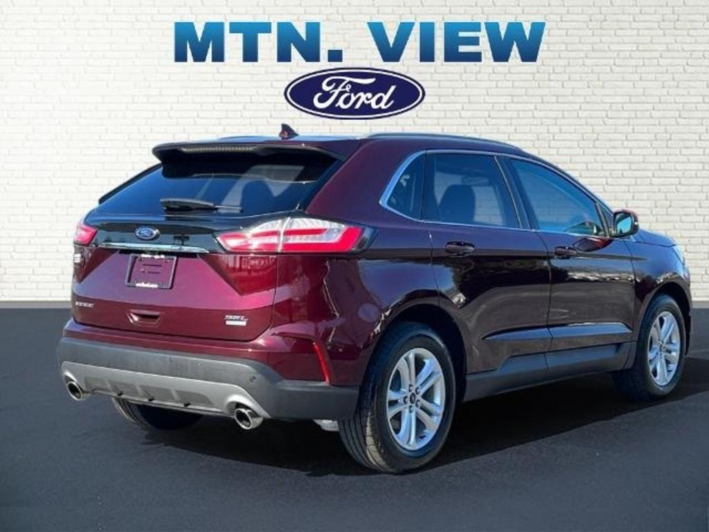2020 Ford Edge SEL photo